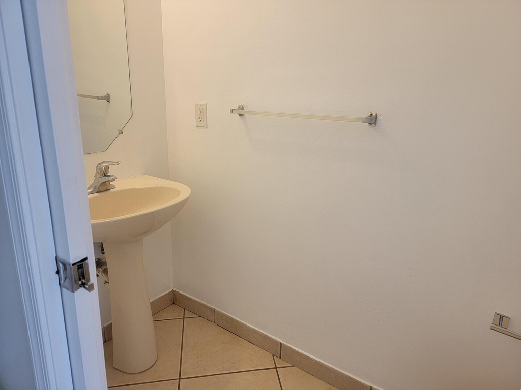 2603 Sw 82nd Avenue - Photo 3