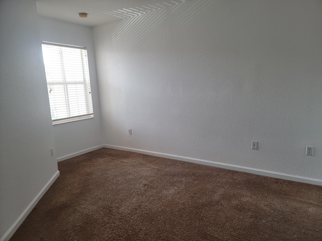 2603 Sw 82nd Avenue - Photo 7