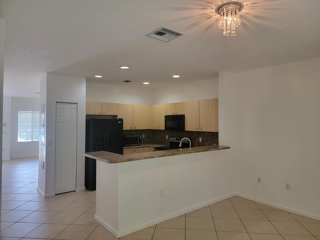 2603 Sw 82nd Avenue - Photo 1