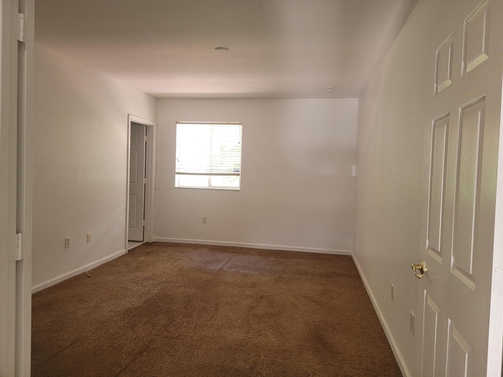 2603 Sw 82nd Avenue - Photo 5