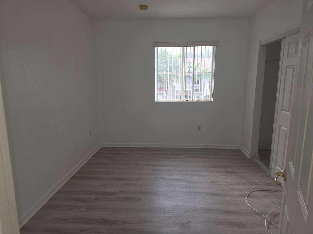 2603 Sw 82nd Avenue - Photo 10