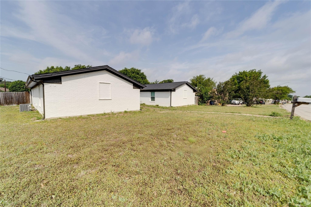 6824 Trail Lake Drive - Photo 16