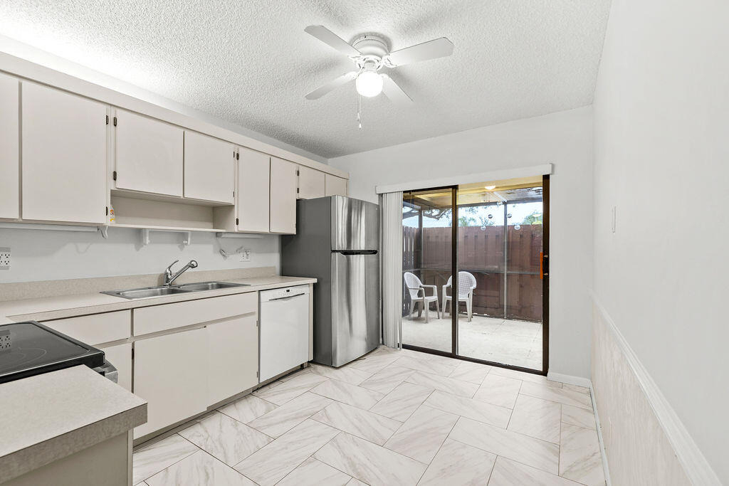 8019 Se Villa Circle - Photo 32