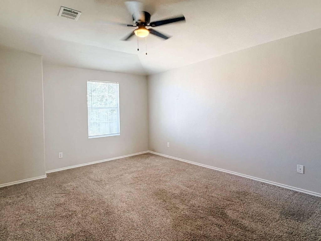 670 Horn Street - Photo 22