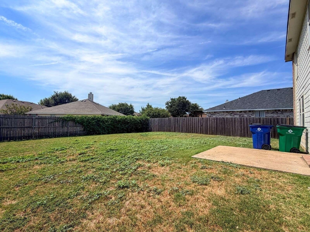 670 Horn Street - Photo 38
