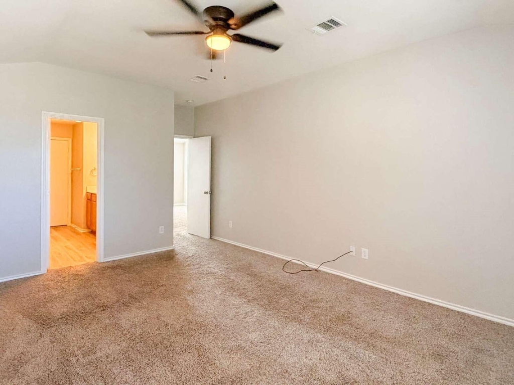 670 Horn Street - Photo 23