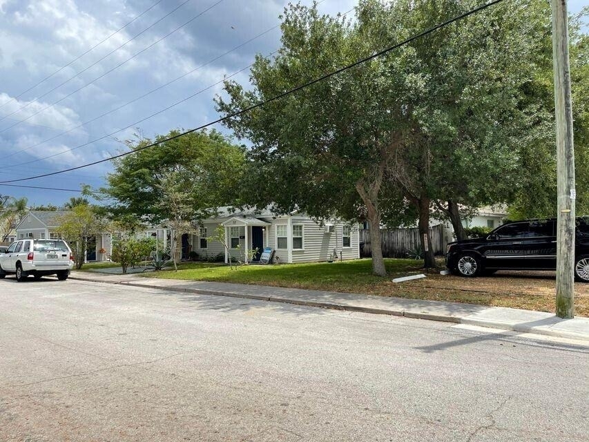 715 8th Avenue N - Photo 8