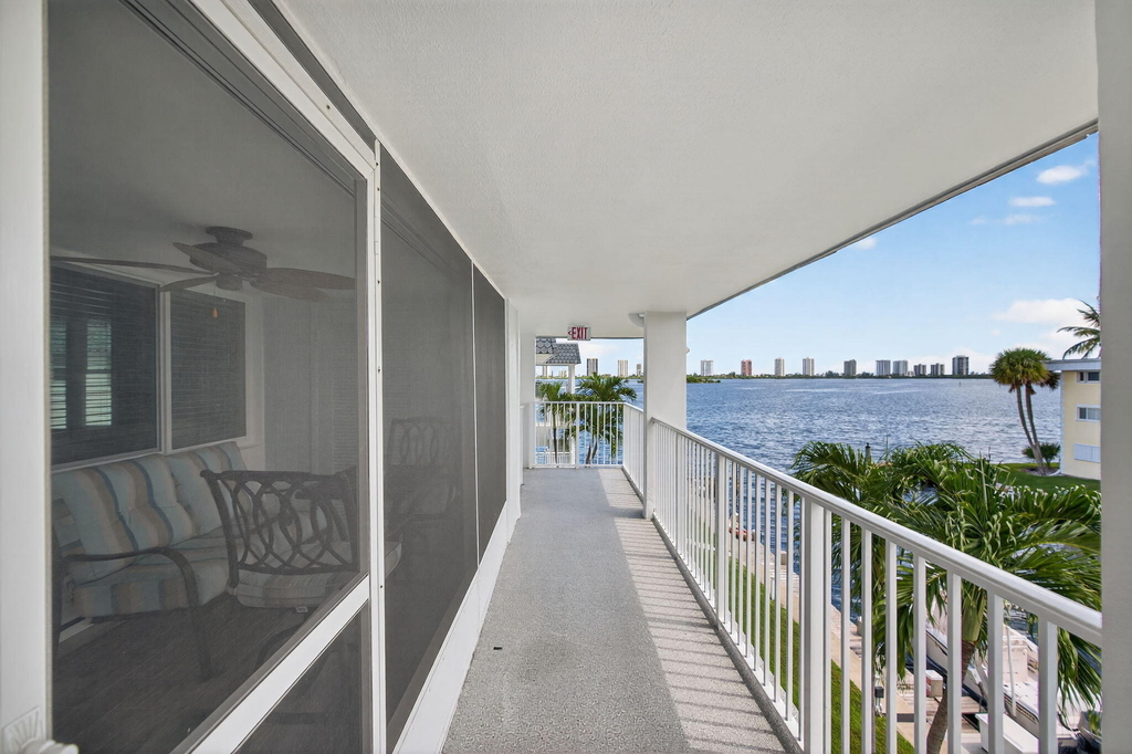 110 Shore Court - Photo 3