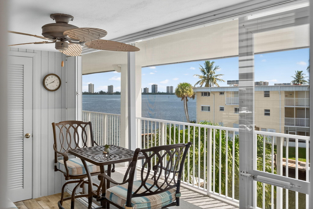 110 Shore Court - Photo 0