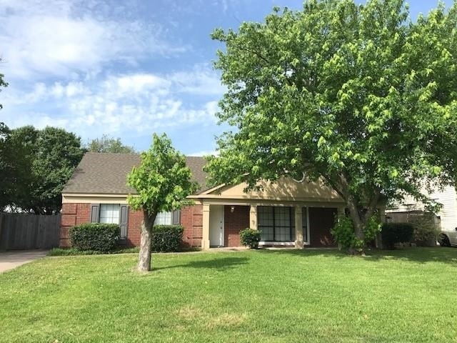 3424 Cambridge Drive - Photo 0