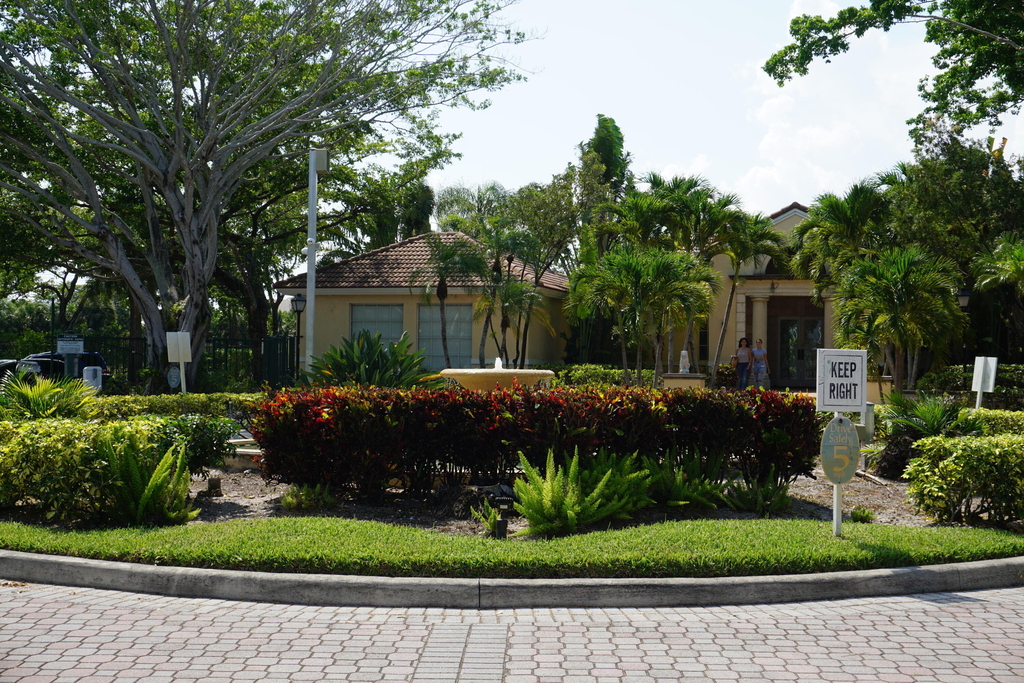 1721 Village Boulevard - Photo 32