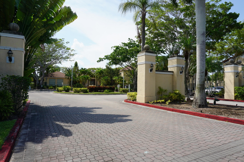 1721 Village Boulevard - Photo 33
