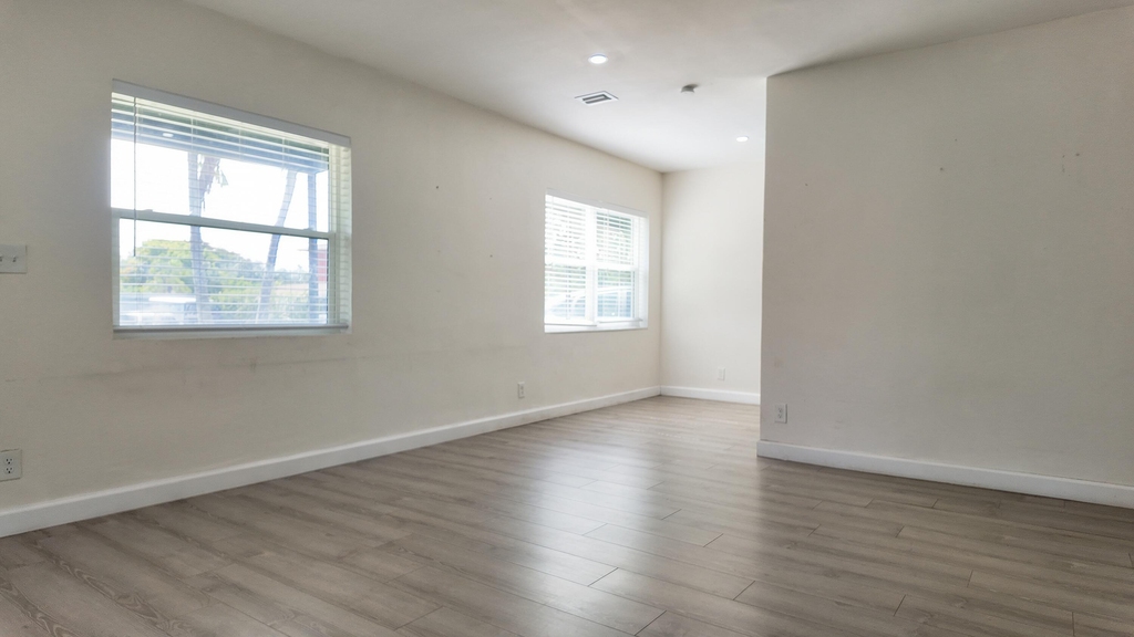 720 S 11th Street - Photo 5