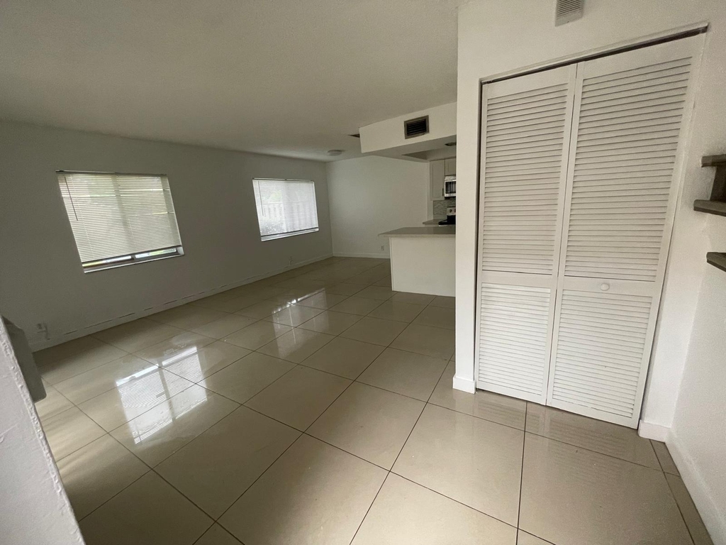 5702 Nw 21st Street - Photo 4
