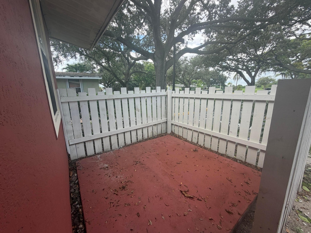 7194 Southgate Boulevard - Photo 1