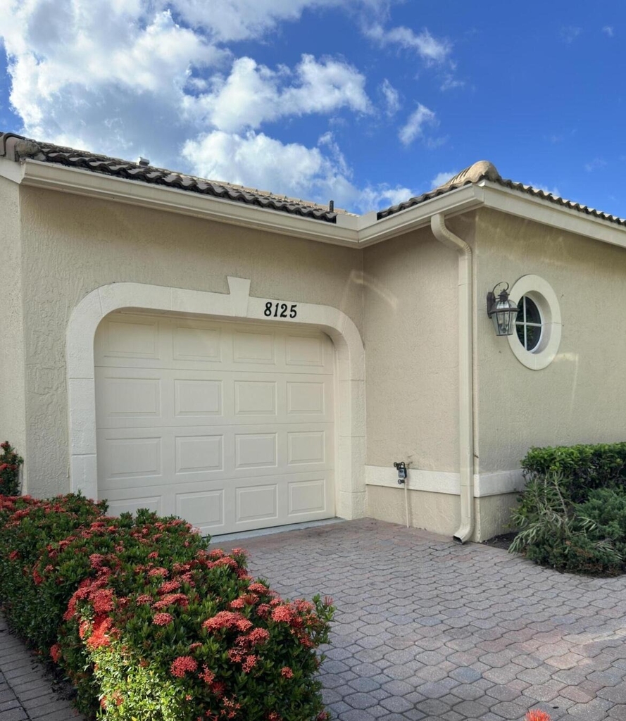 8125 Mulligan Circle - Photo 1
