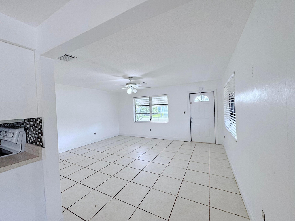 202 Se 3rd Terrace - Photo 3