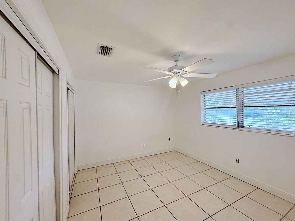 202 Se 3rd Terrace - Photo 9