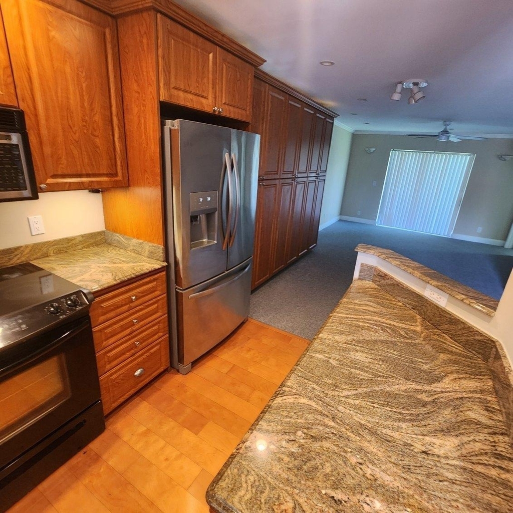21902 Lake Forest Circle - Photo 12