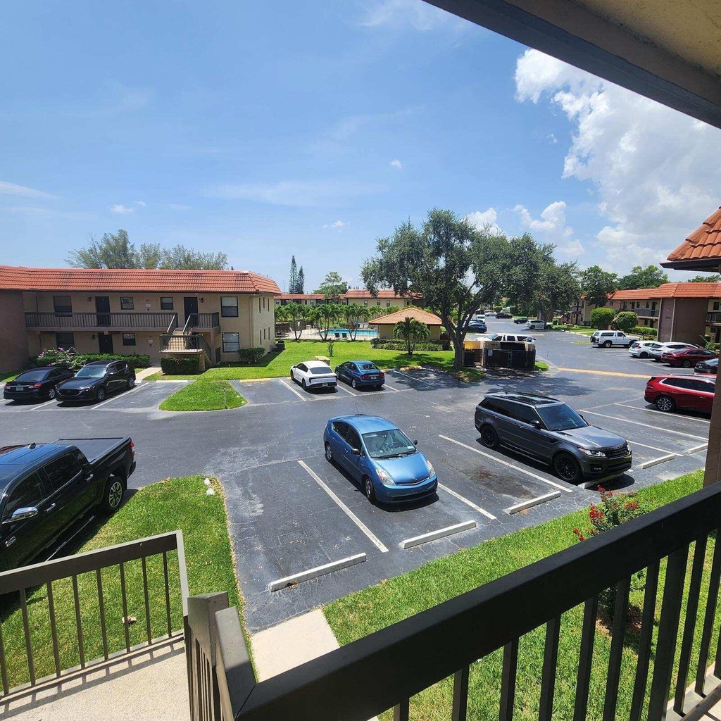 21902 Lake Forest Circle - Photo 4