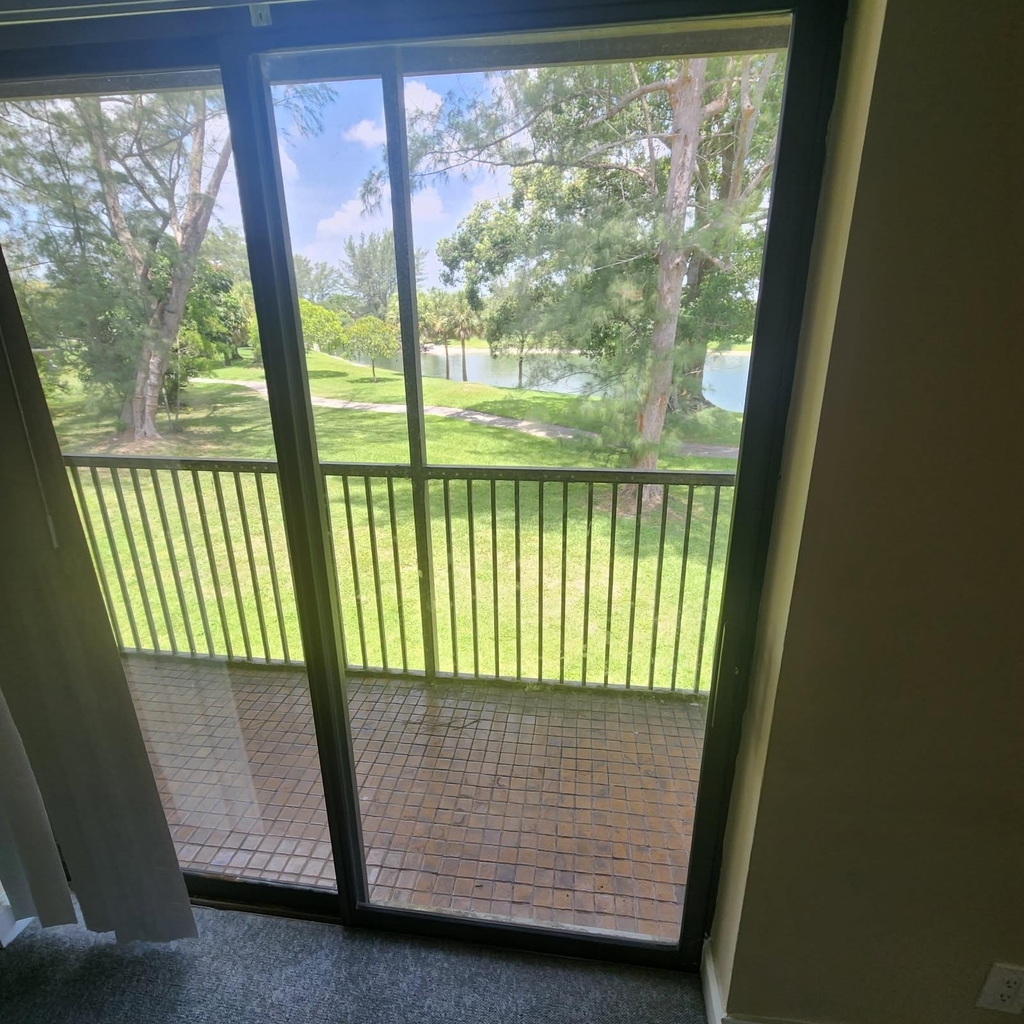 21902 Lake Forest Circle - Photo 2