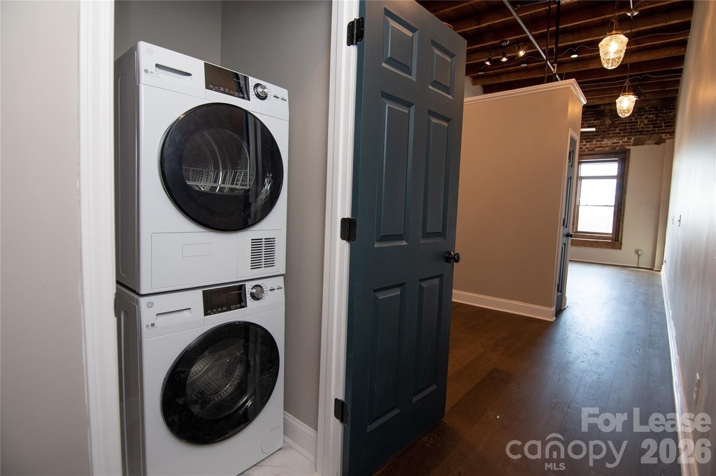 140 W Mountain Street - Photo 5