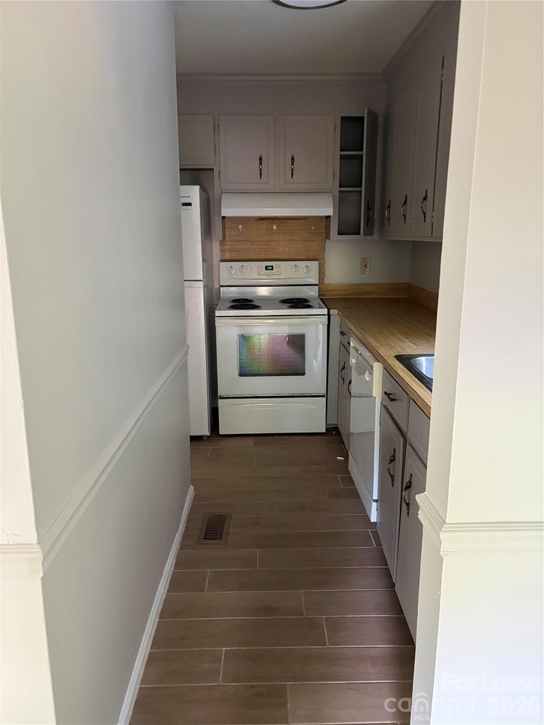 1708 Village Lake Drive - Photo 5