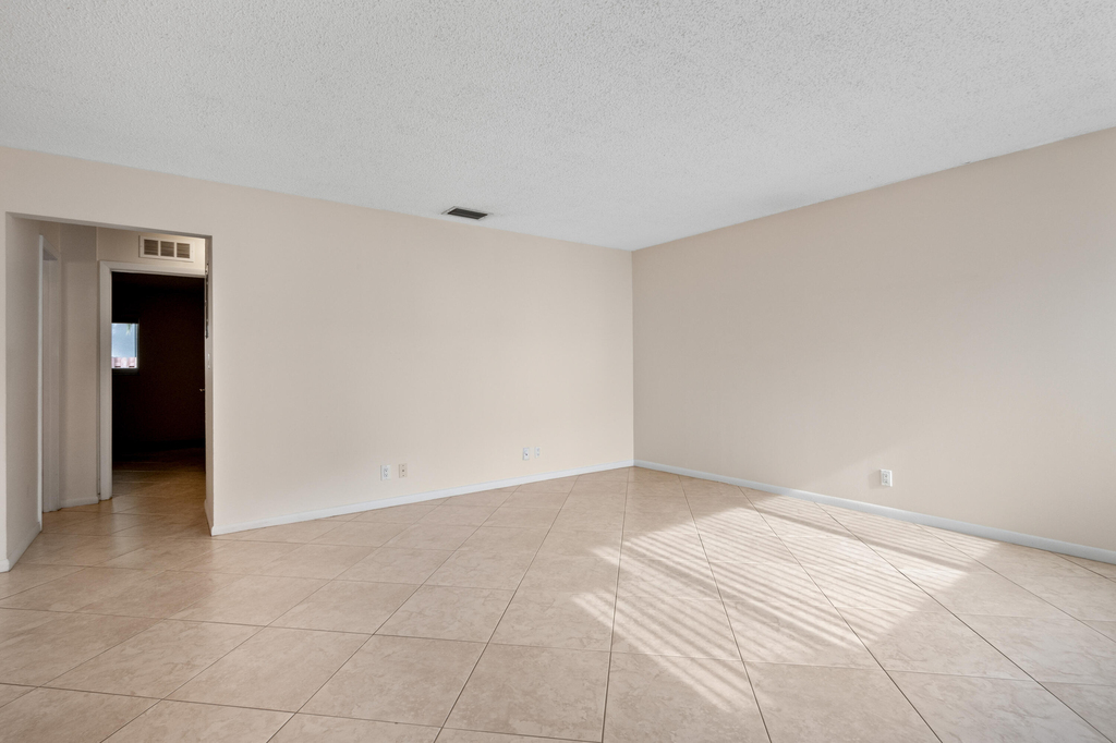 1106 Ne 16th Court - Photo 8