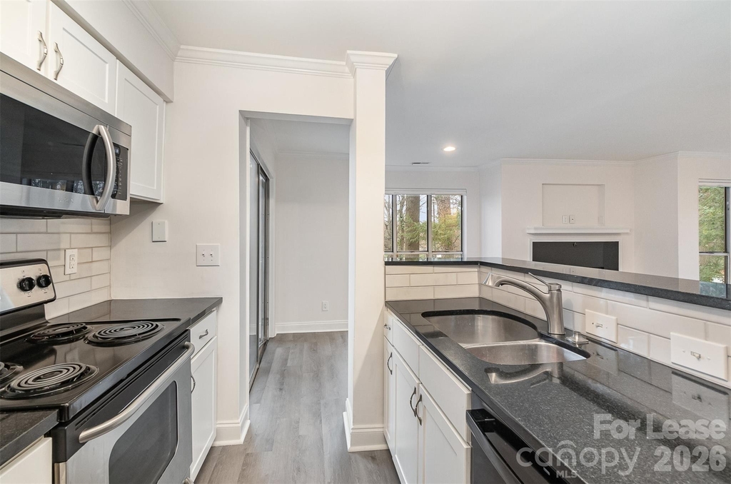 2512 Cranbrook Lane - Photo 7