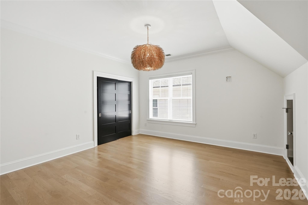 404 Iverson Way - Photo 15