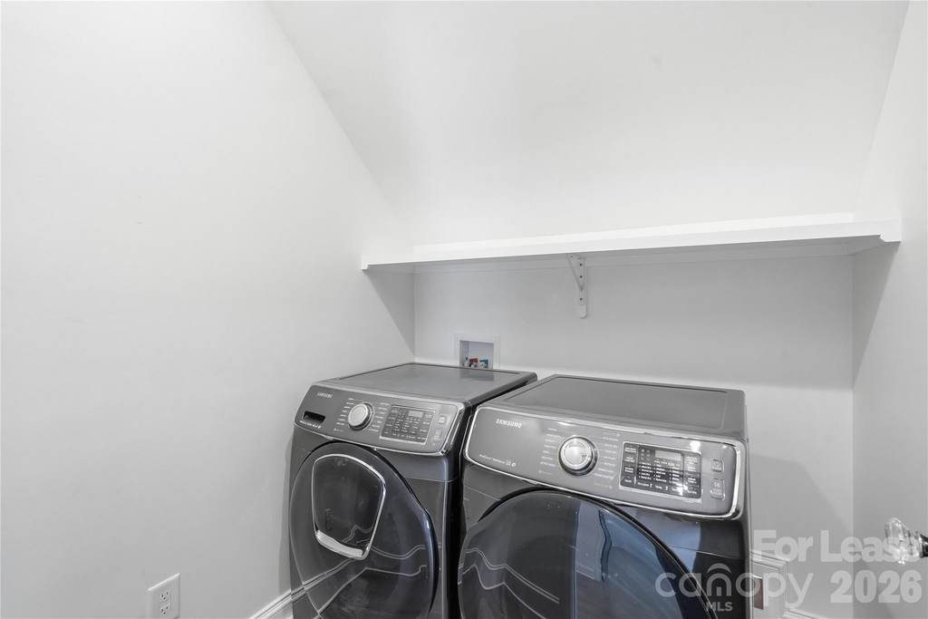 404 Iverson Way - Photo 11