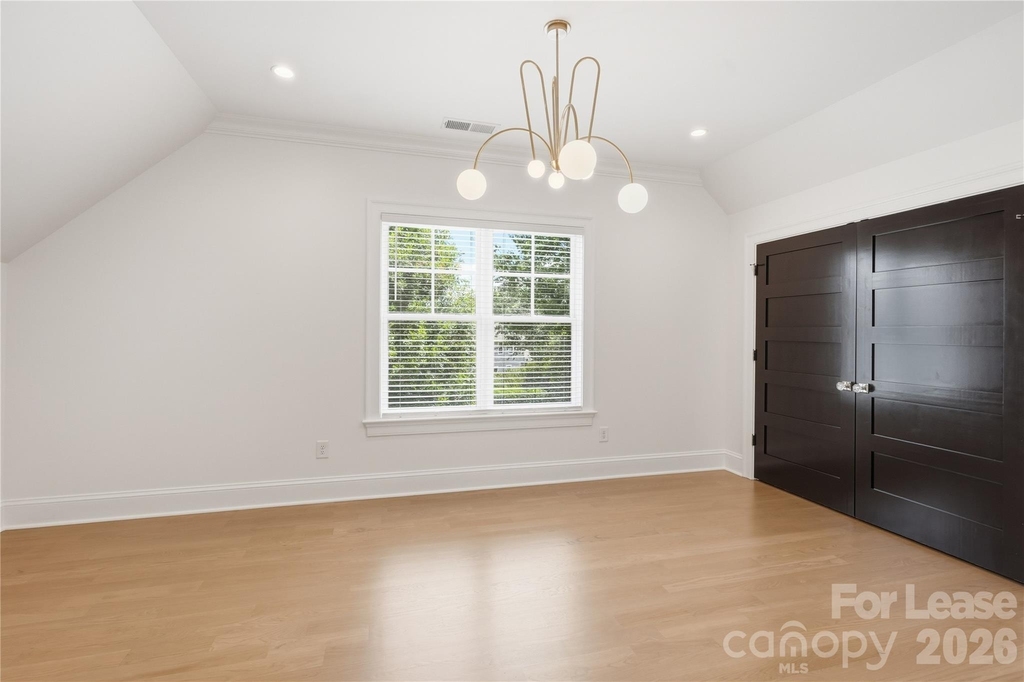 404 Iverson Way - Photo 27