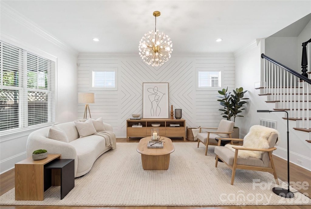 404 Iverson Way - Photo 1