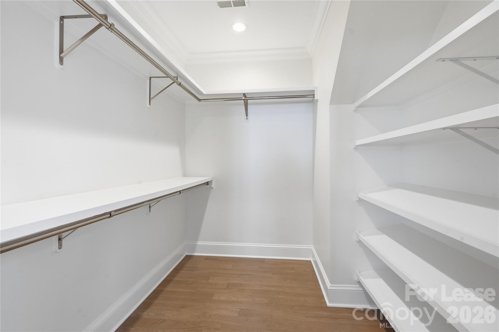 404 Iverson Way - Photo 32