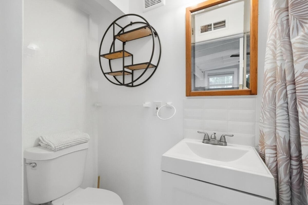 1230 N Victoria Park Road - Photo 7