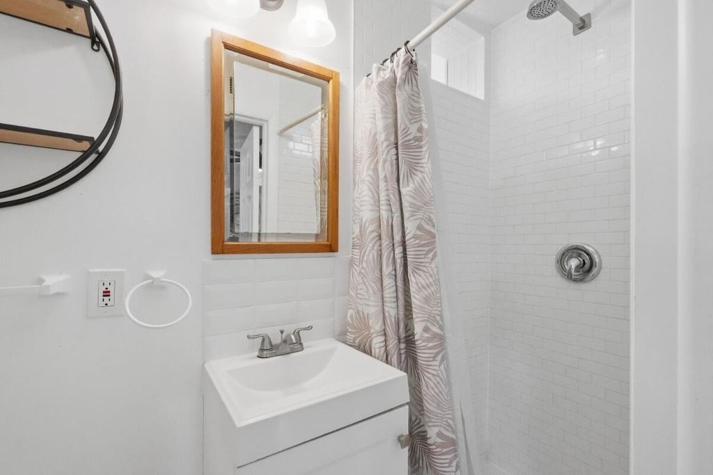 1230 N Victoria Park Road - Photo 6