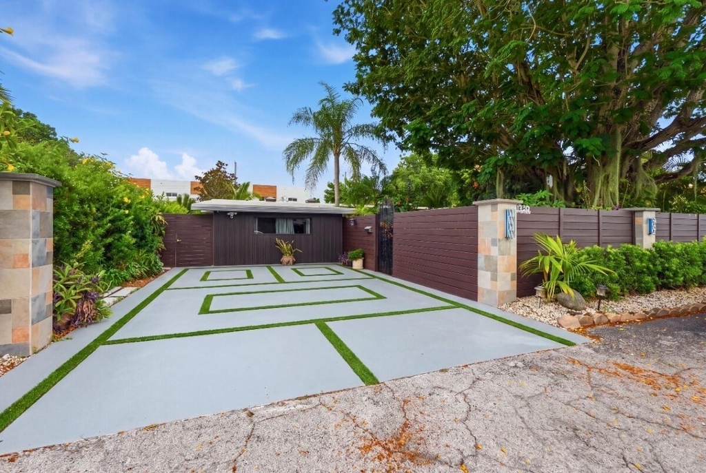 1230 N Victoria Park Road - Photo 9
