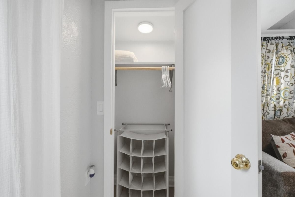 1230 N Victoria Park Road - Photo 4