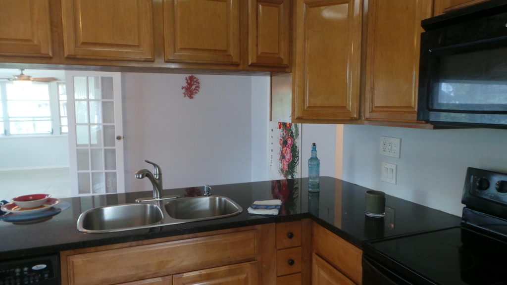 370 Orange Way - Photo 4
