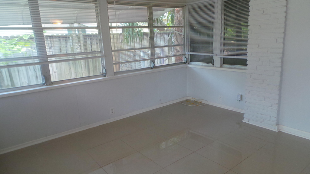 370 Orange Way - Photo 13