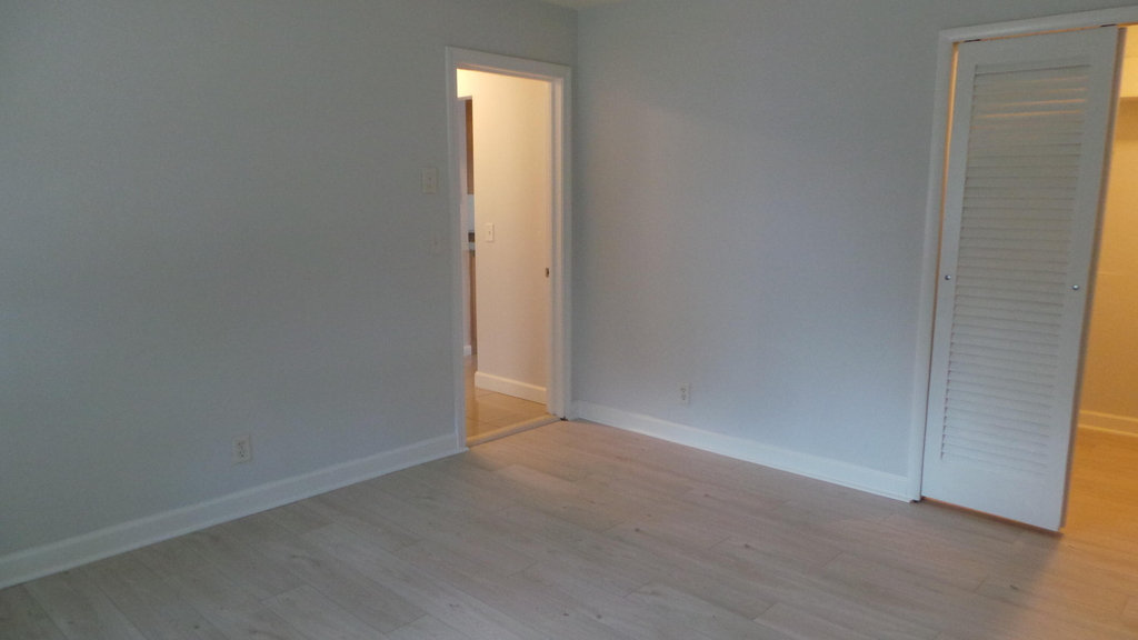 370 Orange Way - Photo 21