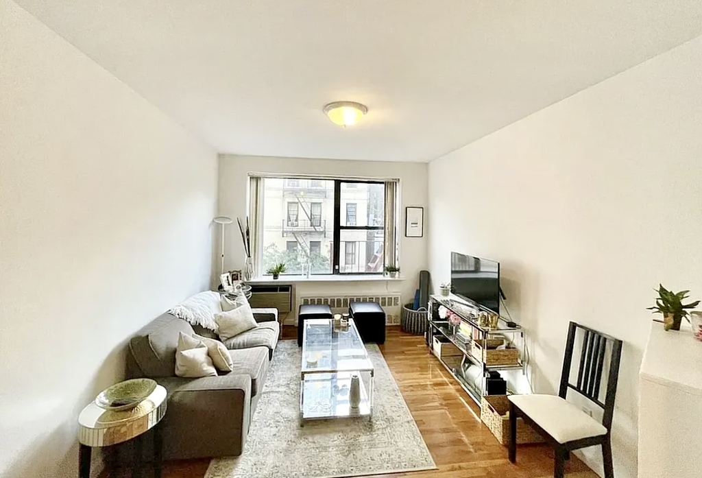 500 1/2 East 84th Street - Photo 0