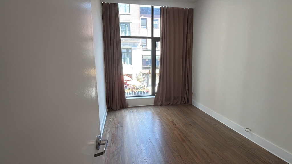 East 27th Street - Photo 8