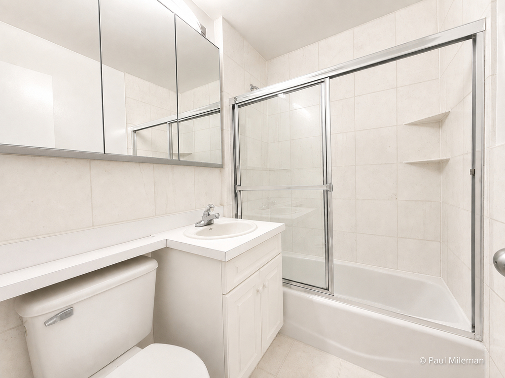 E 12th st/3rd Avenue - Photo 4