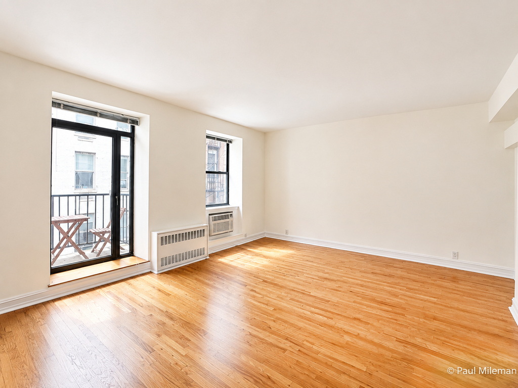 East 12th Street - Photo 0