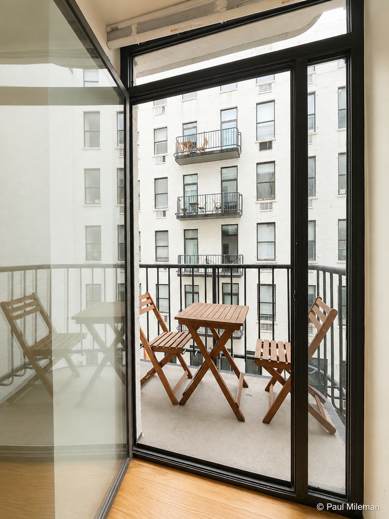 East 12th Street - Photo 7