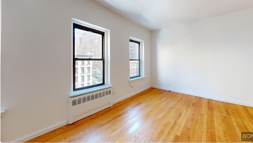 East 52 nd Street  - Photo 4