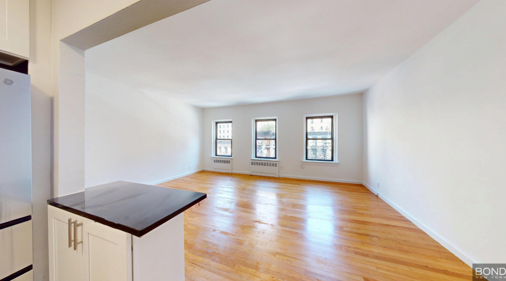 East 52 nd Street  - Photo 0