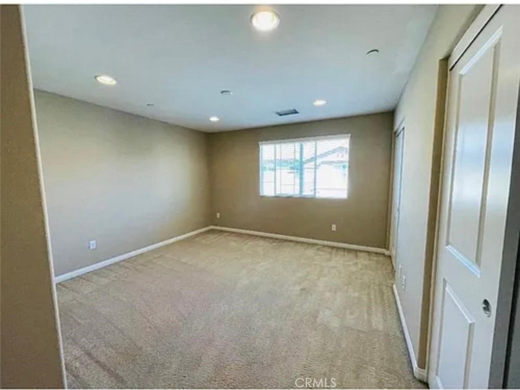 323 N Edenfield Avenue - Photo 8