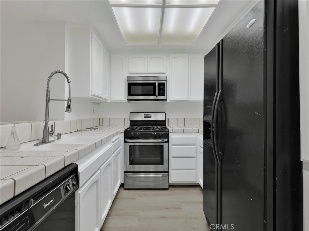 7800 Topanga Canyon Boulevard - Photo 13